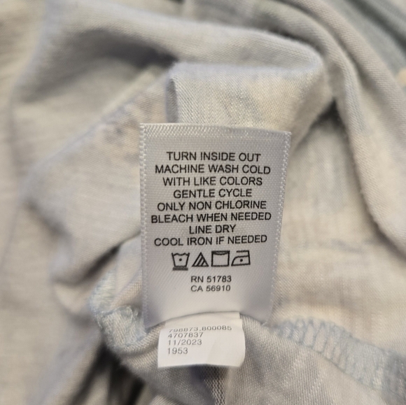 MAURICES Womens Short Flutter Sleeved Blue Shirt Top Plus 1X - Picture 7 of 7